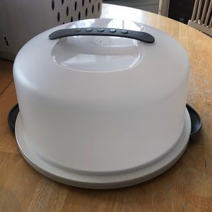 Sterilite Portable Cake Platter